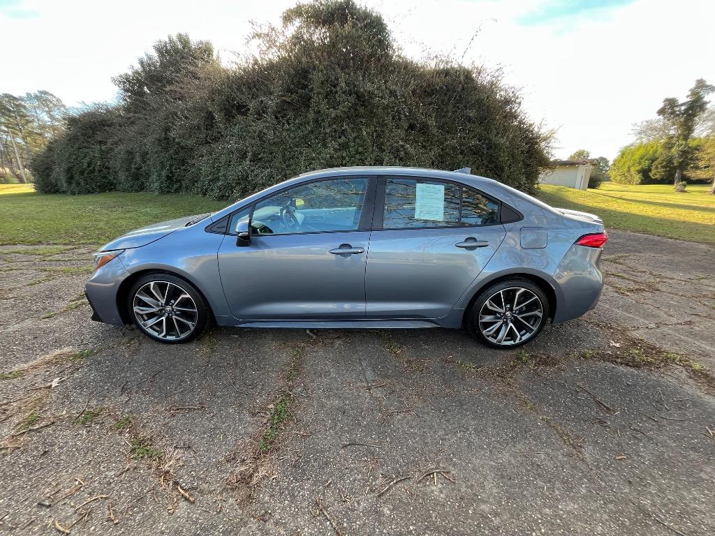 2022 Toyota Corolla SE's photo