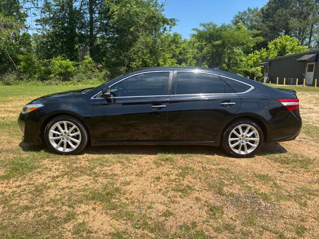 2014 Toyota Avalon Limited's photo