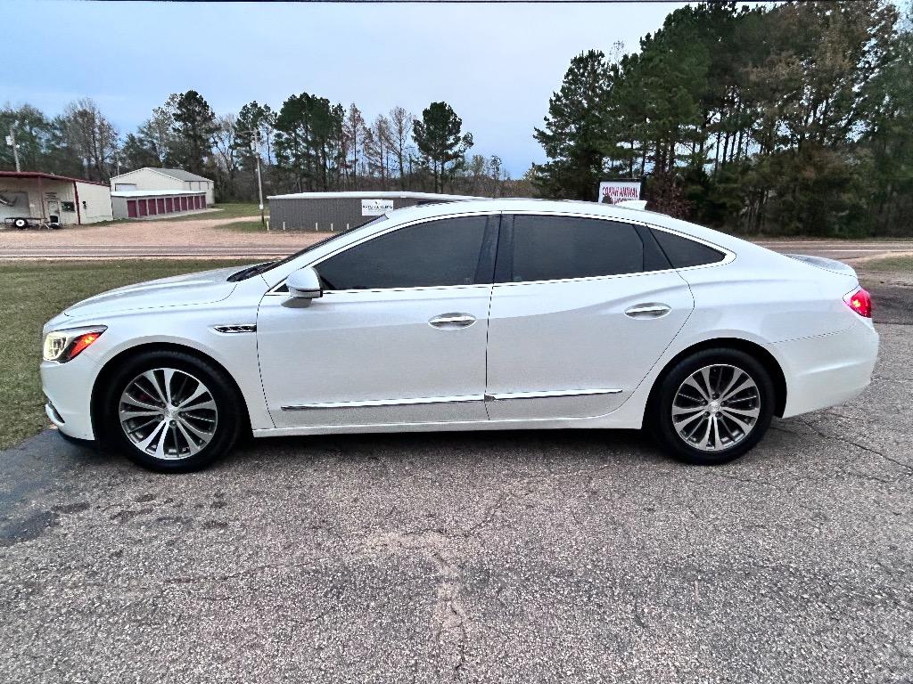 2017 Buick LaCrosse Essence's photo