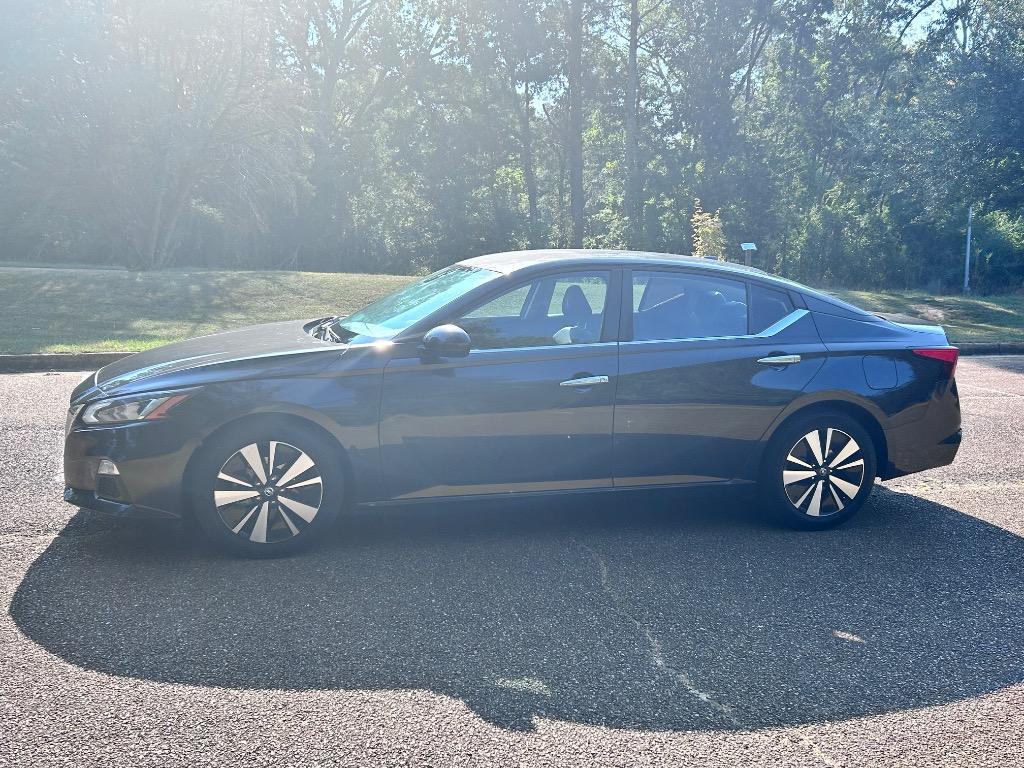 2021 Nissan Altima SV