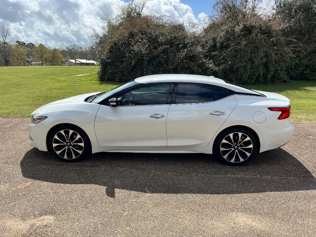 2018 Nissan Maxima SR