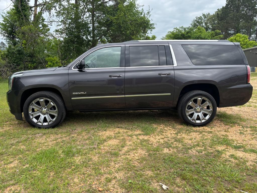 2016 GMC Yukon Denali AWD's photo
