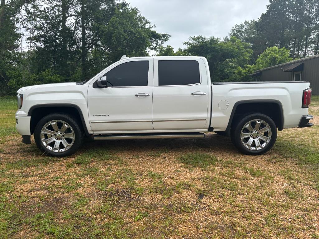2017 GMC Sierra 4WD Crew Cab Short Box's photo