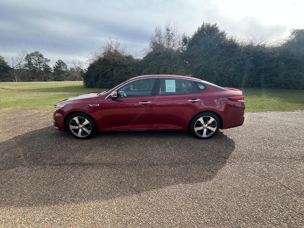 2020 Kia Optima S's photo