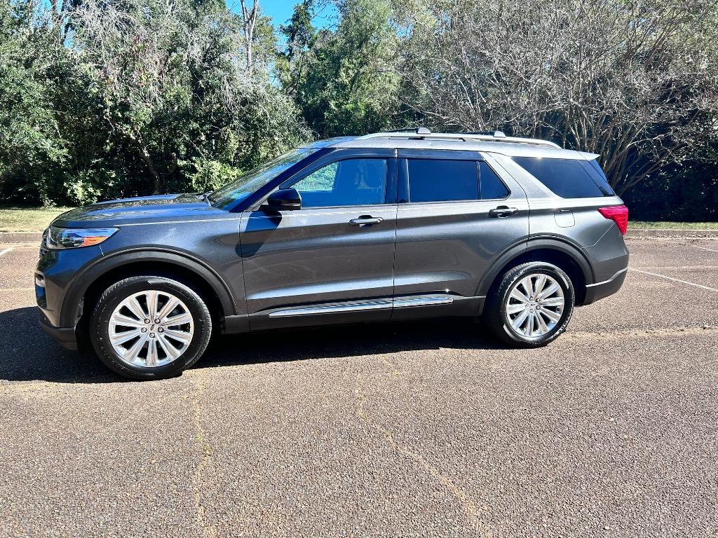 2020 Ford Explorer Limited's photo
