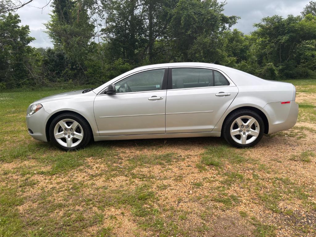 2011 Chevrolet Malibu 1LS's photo